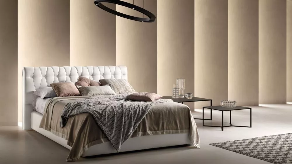 Letto con testiera o senza? Scelte di design e funzionalita'