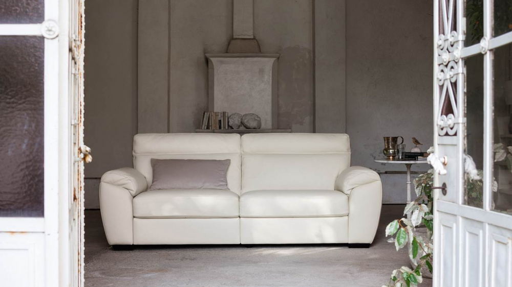 Abbinare in soggiorno con divano bianco